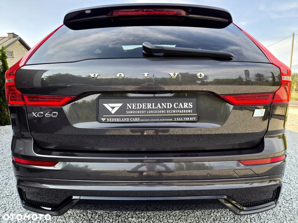 Volvo XC 60 T6 Plug-In Hybrid AWD Plus Black Edition - 40