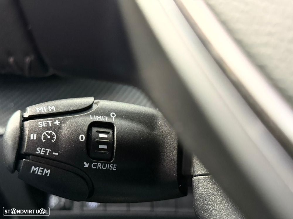 Peugeot e-208 50 kWh Allure - 26