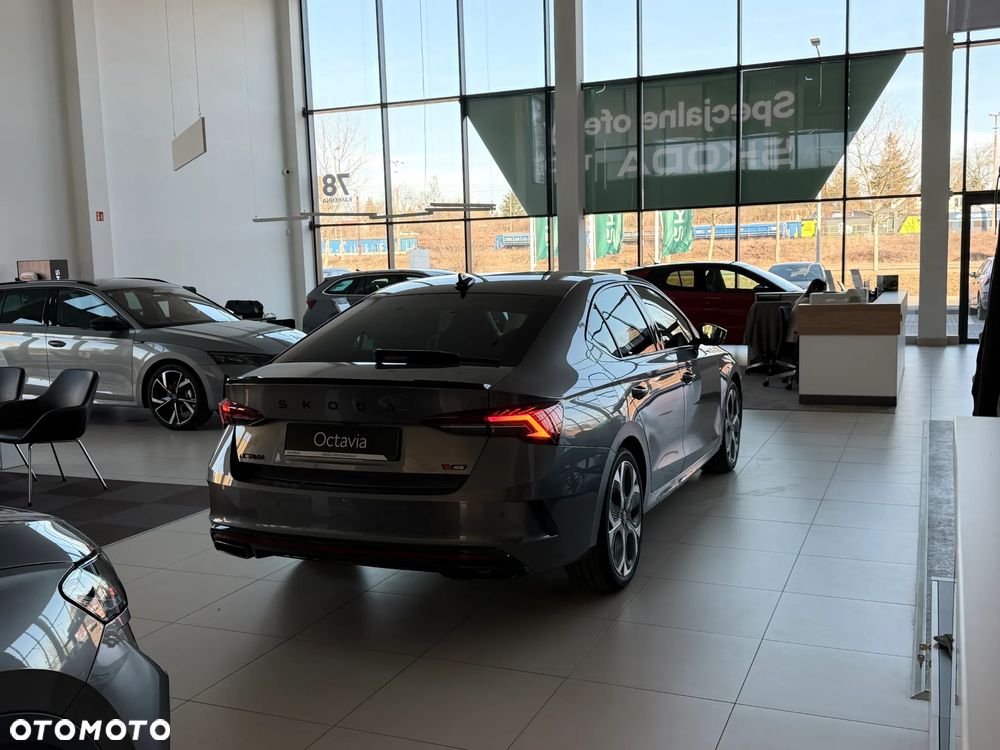 Skoda Octavia 2.0 TSI RS DSG - 17