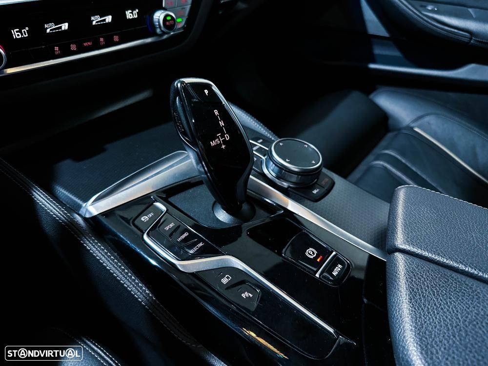 BMW 530 e Pack Desportivo M - 36