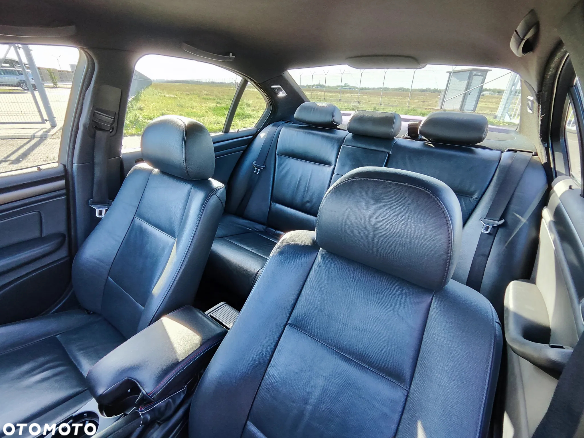 BMW Seria 3 330i - 17