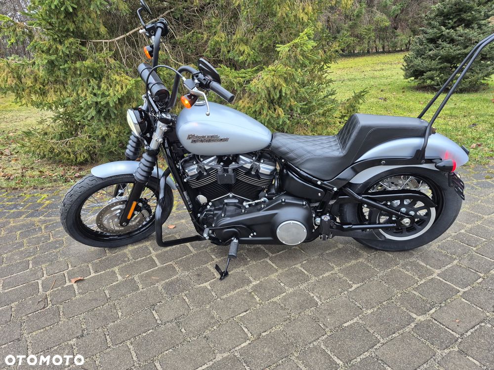 Harley-Davidson Softail Street Bob - 2