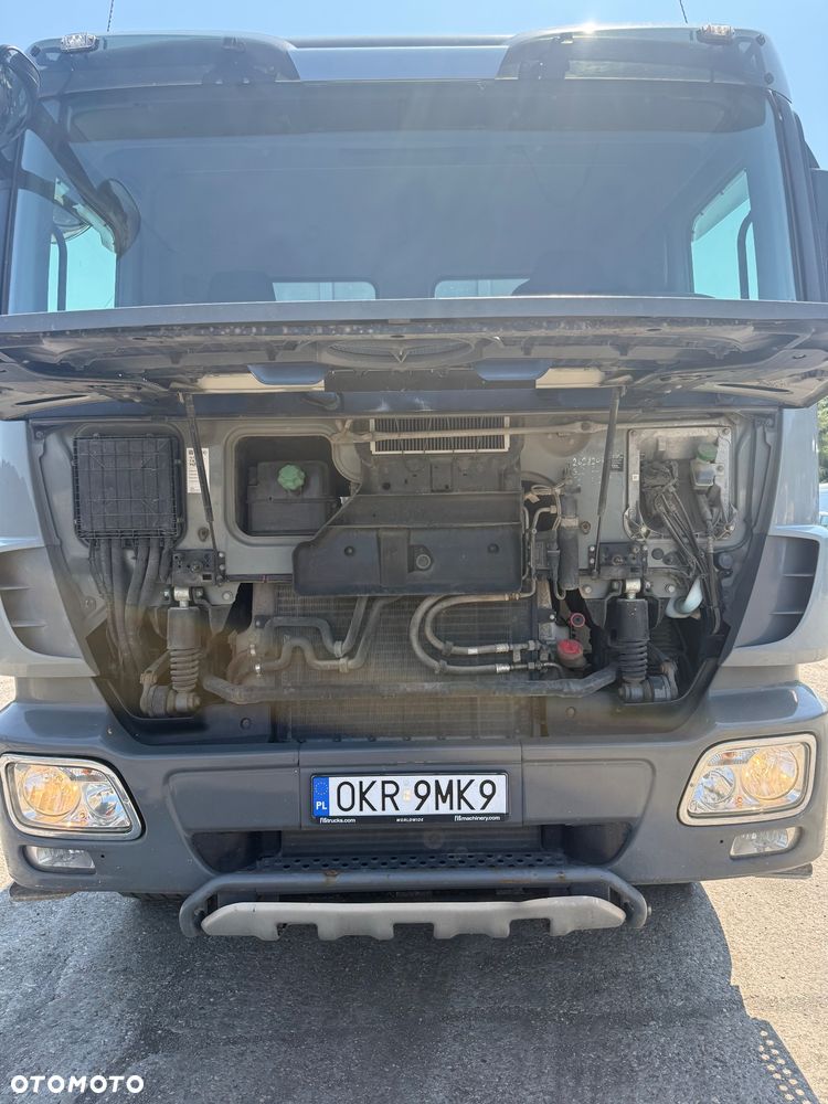 Mercedes-Benz ACTROS - 12
