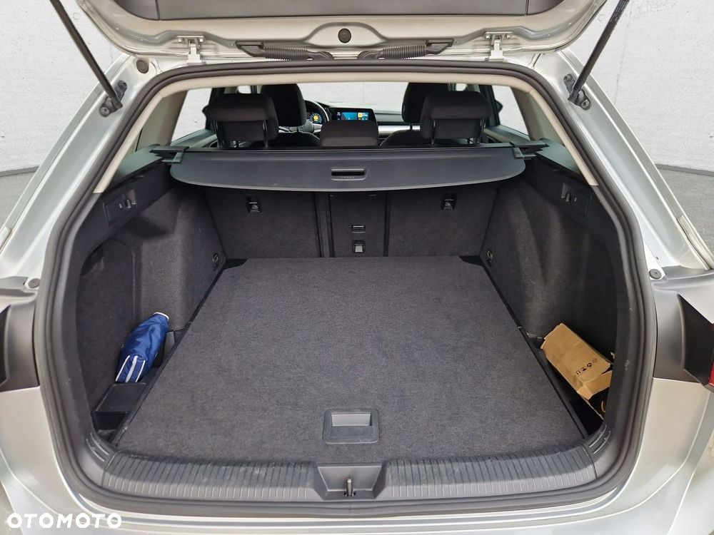 Volkswagen Golf - 24