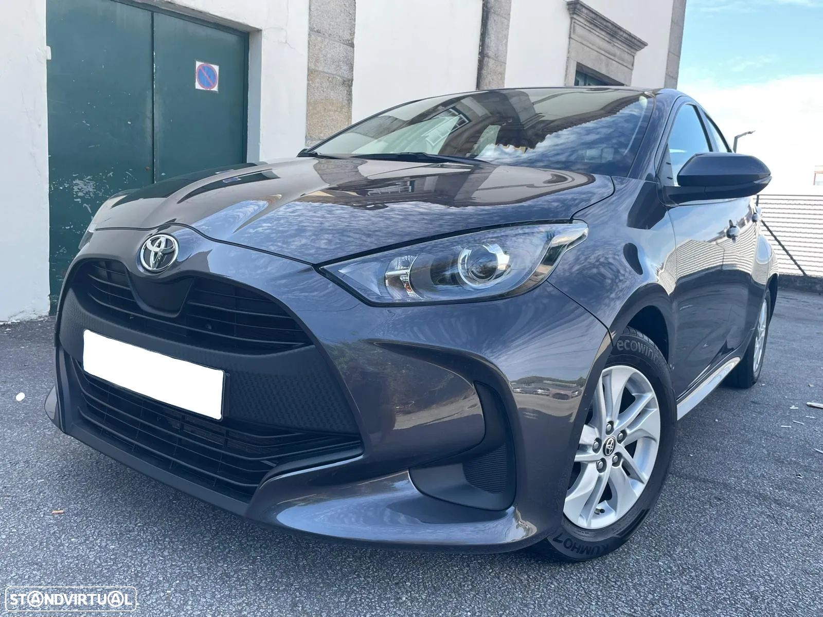 Toyota Yaris 1.0 VVT-i Comfort Plus - 1