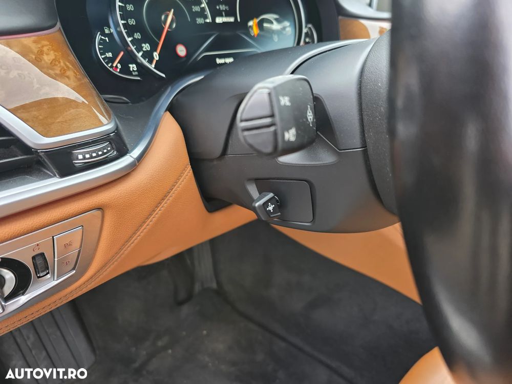 BMW Seria 7 740e iPerformance - 21