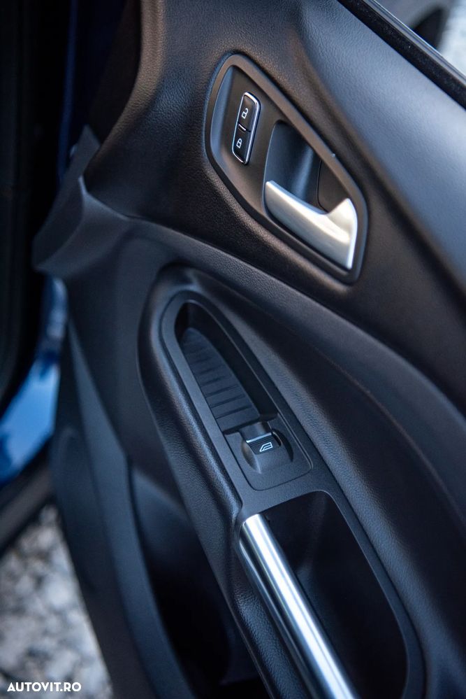 Ford Kuga 2.0 TDCi 4x4 Aut. Individual - 14