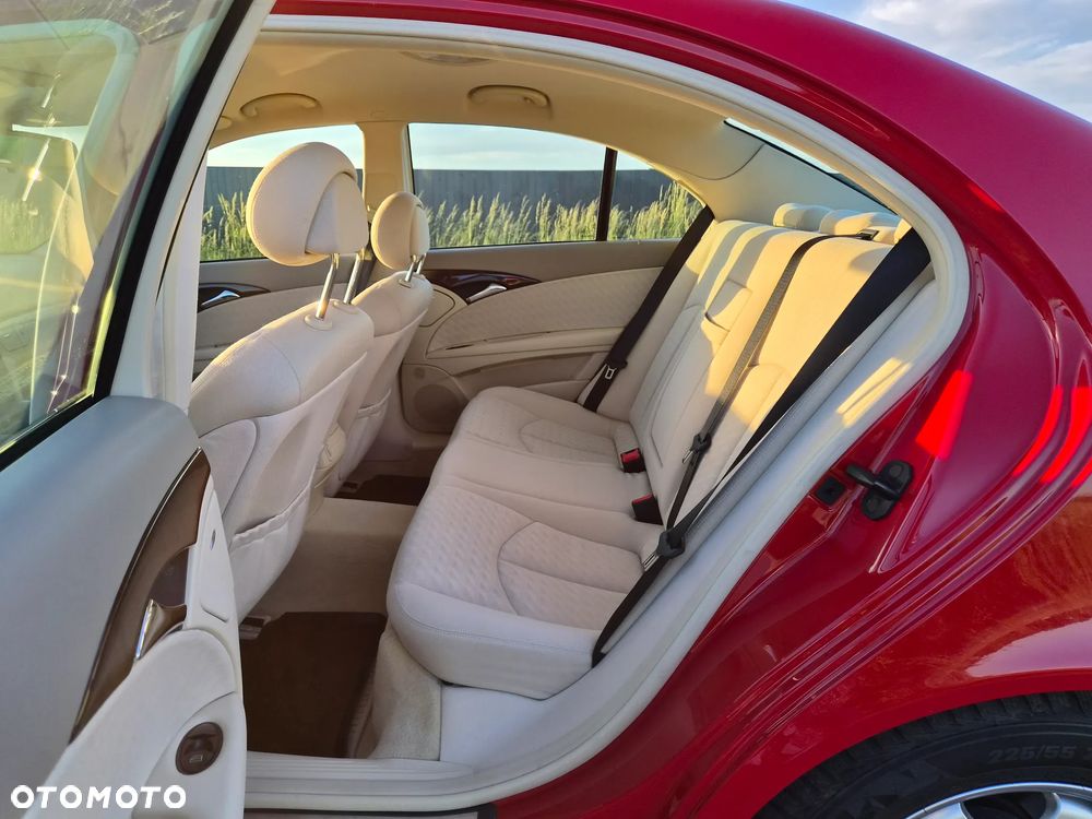 Mercedes-Benz Klasa E 320 Classic - 28