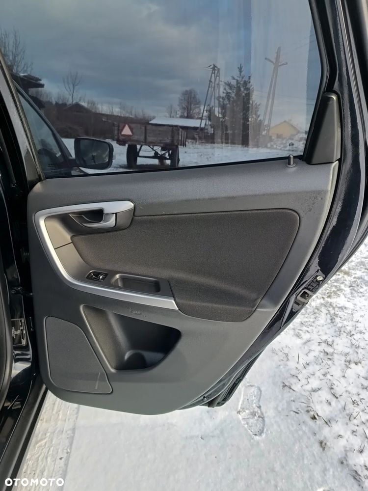 Volvo XC 60 2.4D DRIVe - 25