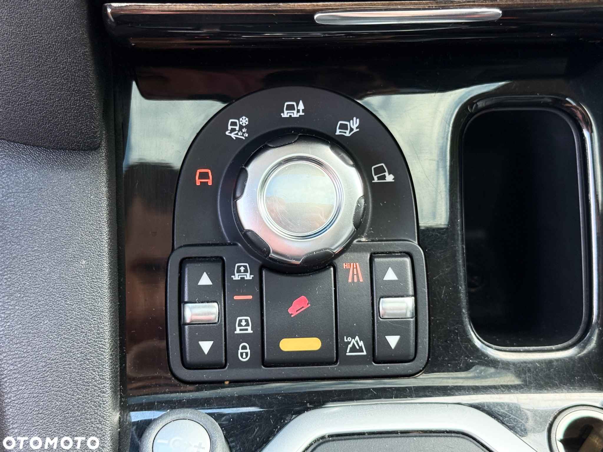 Land Rover Discovery IV 3.0D V6 HSE - 25