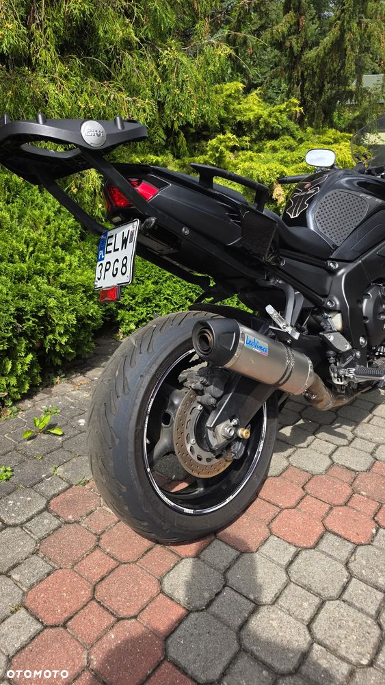 Yamaha FZ8 - 3
