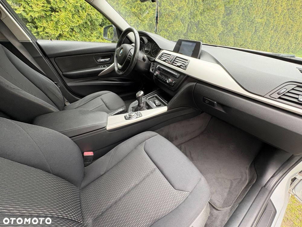 BMW Seria 3 320d Blue Performance Sport Line - 11