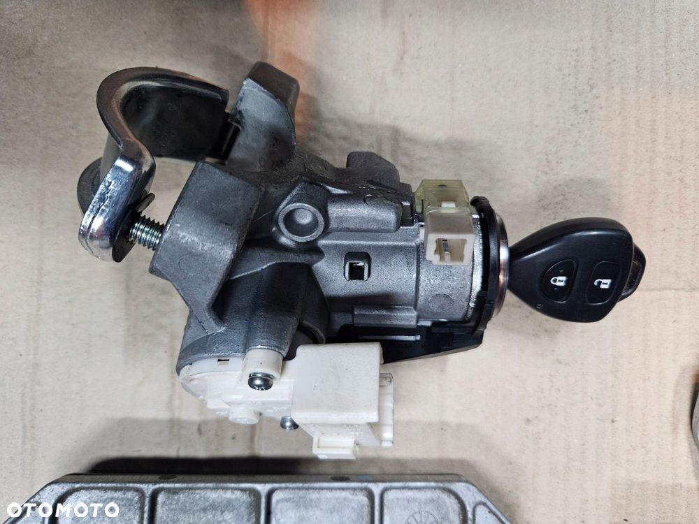 toyota auris 10-12 lift 1.6 zestaw kluczyk komputer stacyjka - 2
