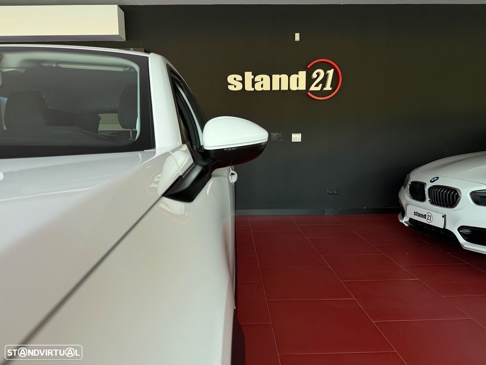 Peugeot 2008 1.2 PureTech Allure - 20