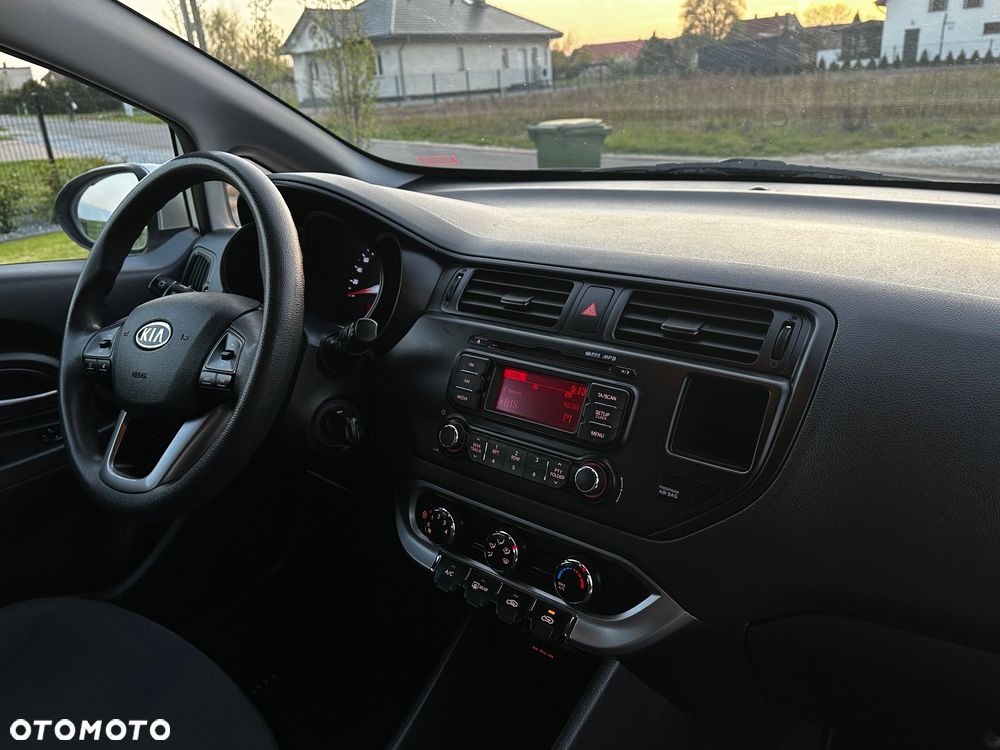 Kia Rio - 20
