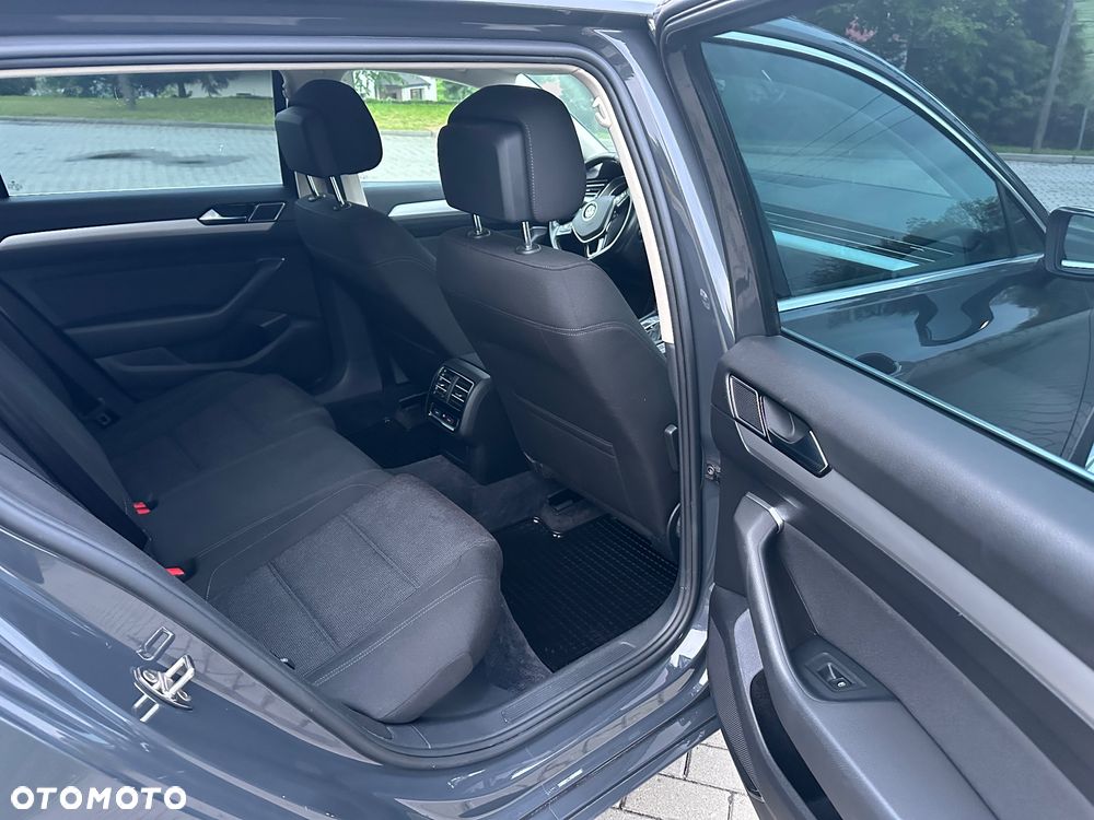 Volkswagen Passat 2.0 TDI SCR 4Mot DSG Highline - 8