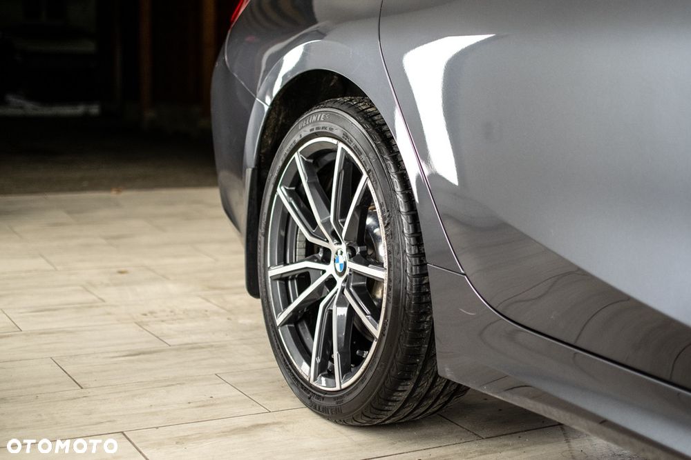 BMW Seria 3 330i xDrive - 8