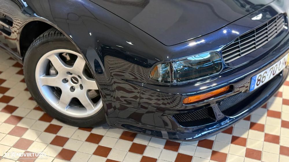 Aston Martin Vantage Coupe - 7