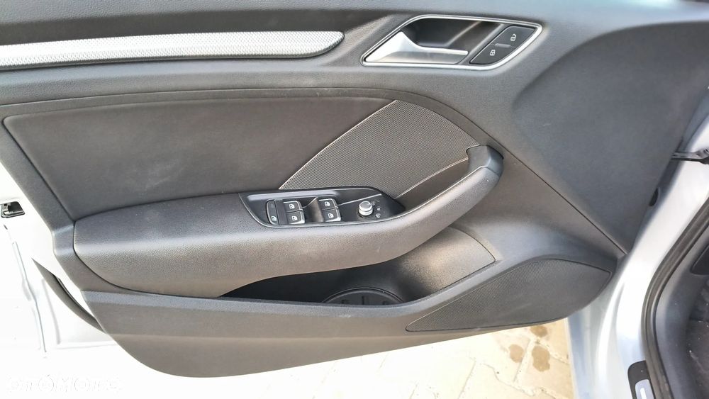 Audi A3 Sportback 1.6 TDI S tronic sport - 11