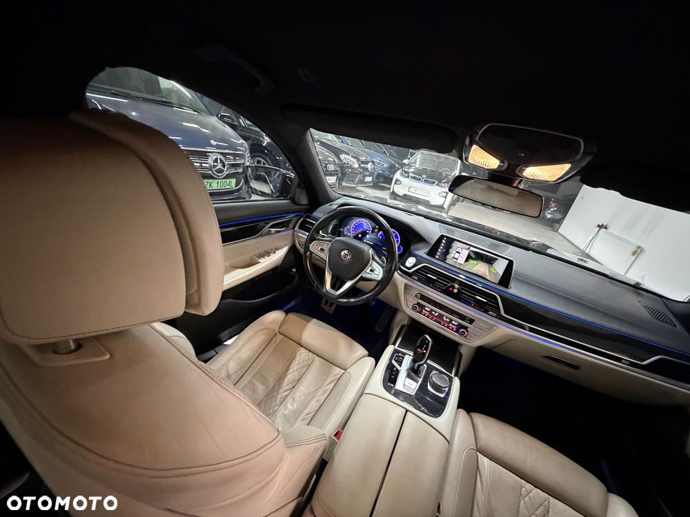 BMW Seria 7 740d xDrive - 32
