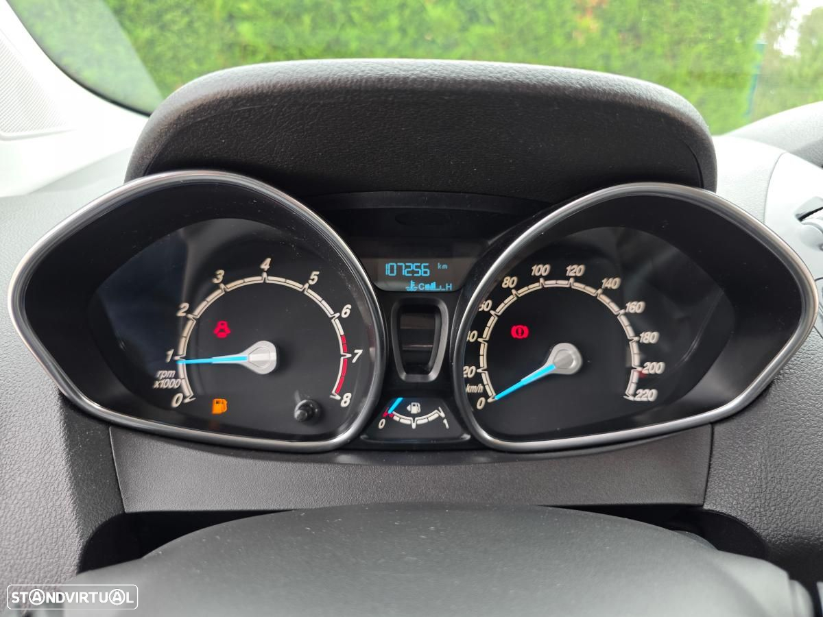 Ford Tourneo Courier 1.0 EcoBoost Titanium - 29