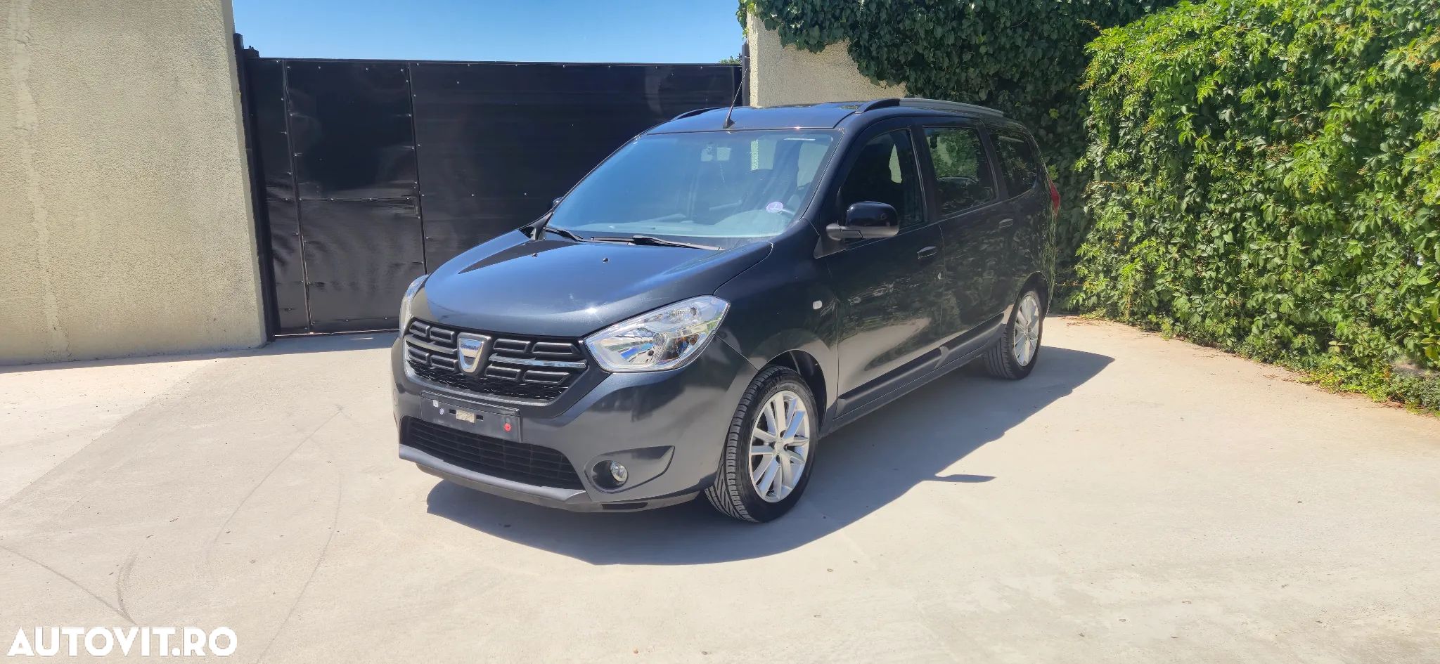 Dacia Lodgy TCe 100 GPF Comfort - 1