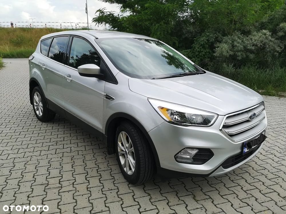 Ford Kuga 1.5 EcoBoost 4WD Titanium Plus - 2
