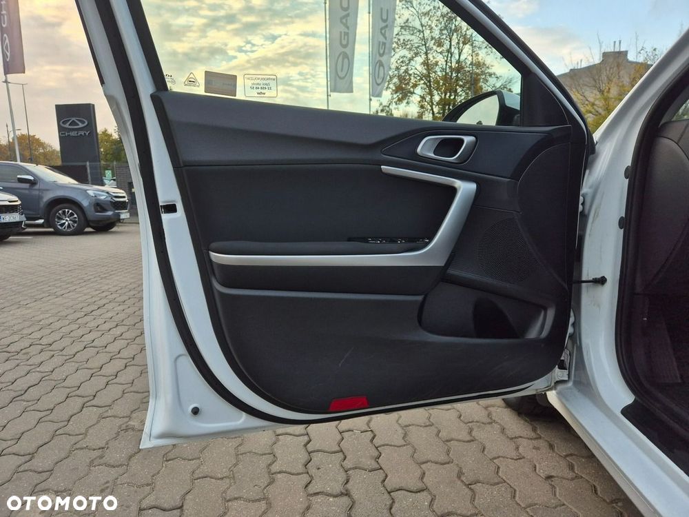 Kia Ceed 1.5 T-GDI M - 13