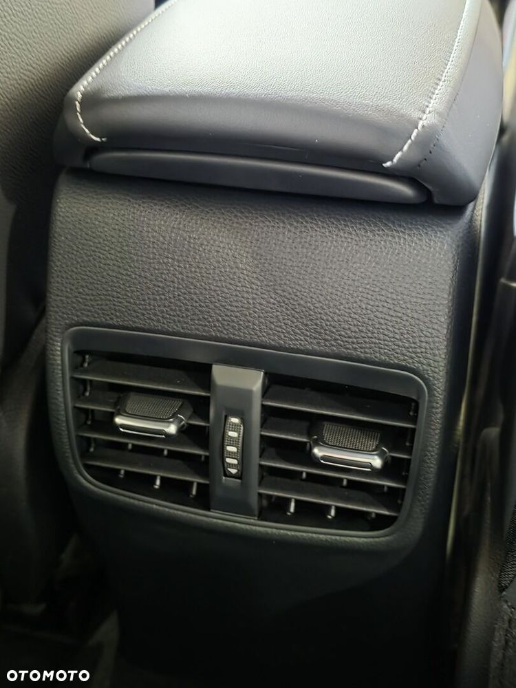 Toyota Corolla - 12