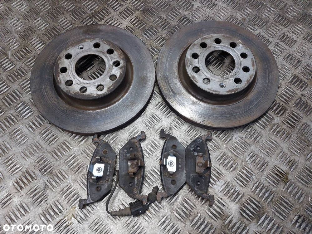 TARCZE HAMULCOWE PRZÓD + KLOCKI VOLKSWAGEN GOLF V 1.4 FSI - 1