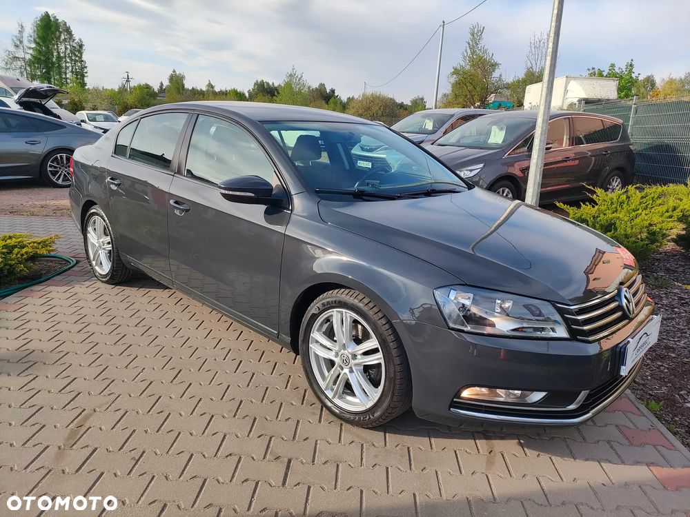 Volkswagen Passat 2.0 Blue TDI SCR Trendline - 9