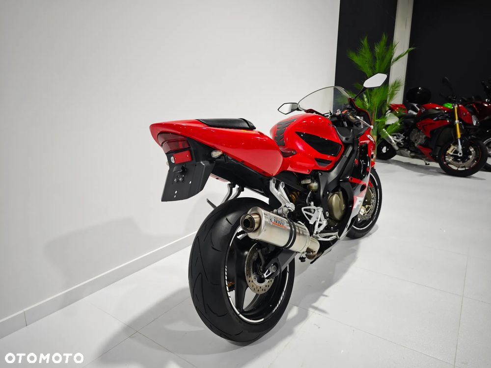 Honda CBR - 9