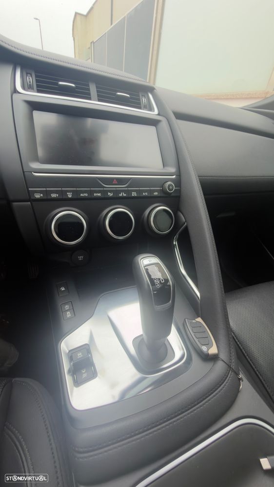 Jaguar E-Pace P300 AWD Aut. S - 6