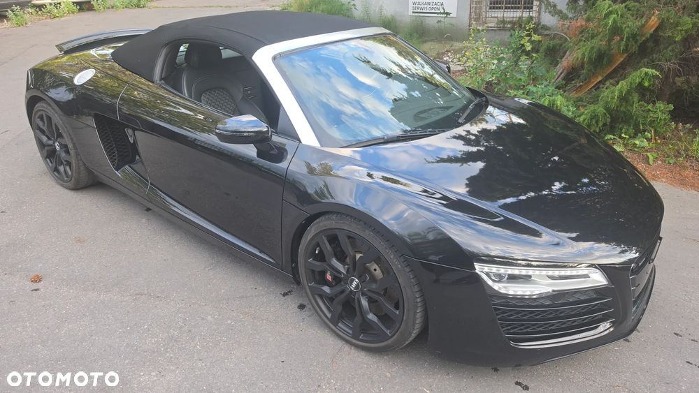 Audi R8 Spyder - 1
