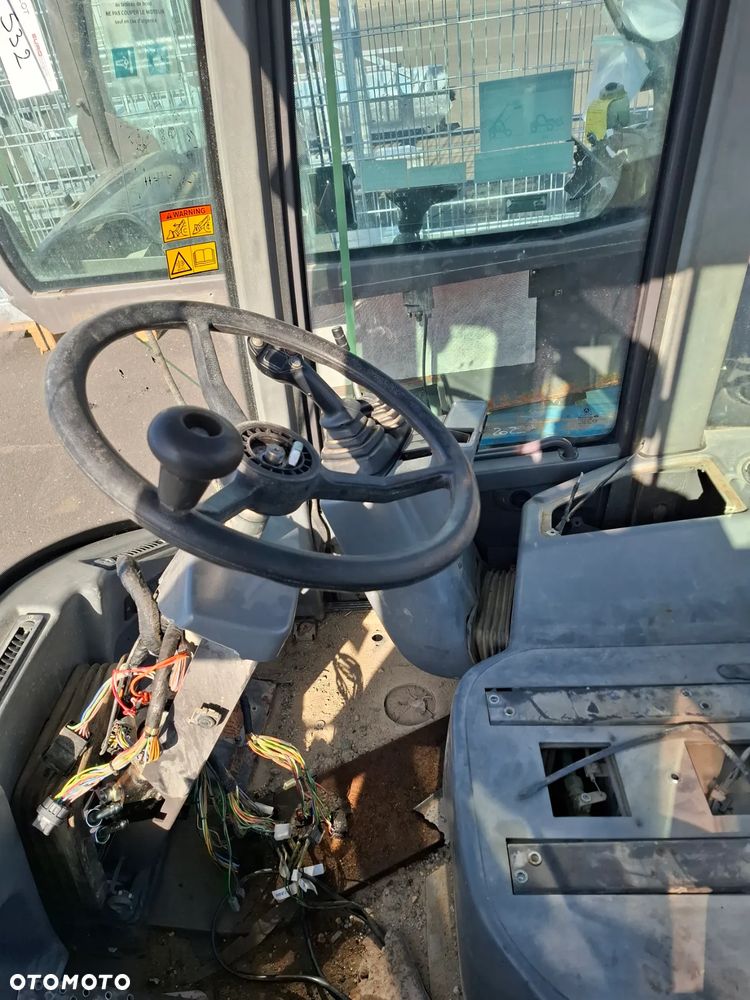 Kabinav volvo  l 30 - 3