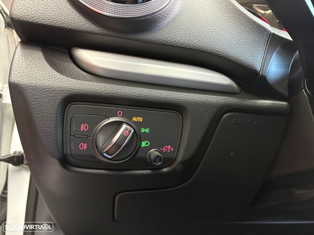 Audi A3 Limousine 2.0 TDI (clean diesel) S line Sport Pack - 46