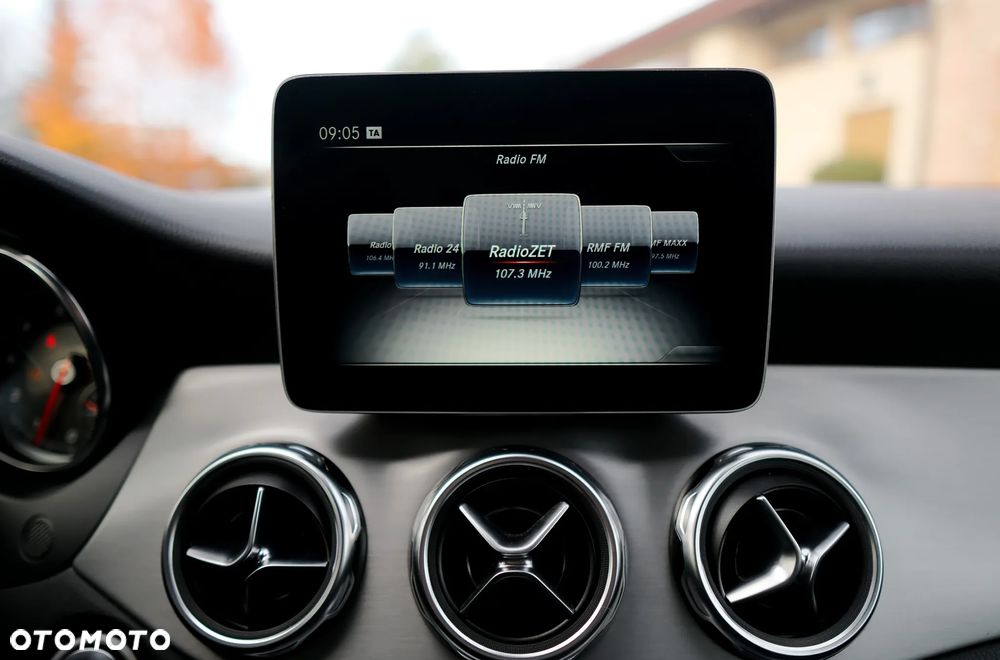 Mercedes-Benz GLA 220 4-Matic AMG Line - 12