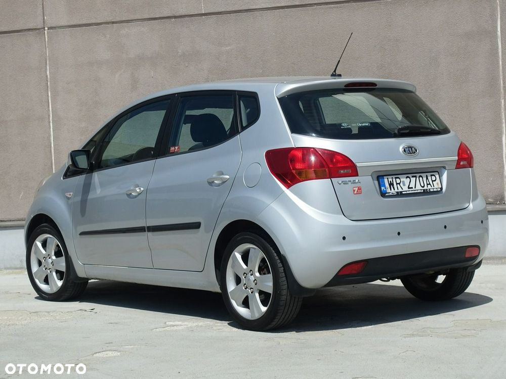 Kia Venga - 8