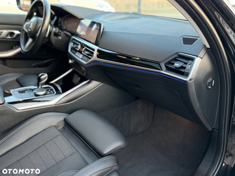 BMW Seria 3 320d M Sport - 21