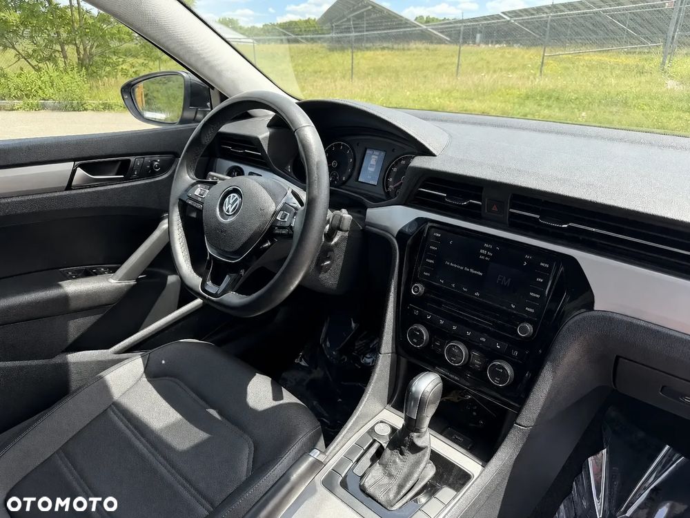 Volkswagen Passat - 15