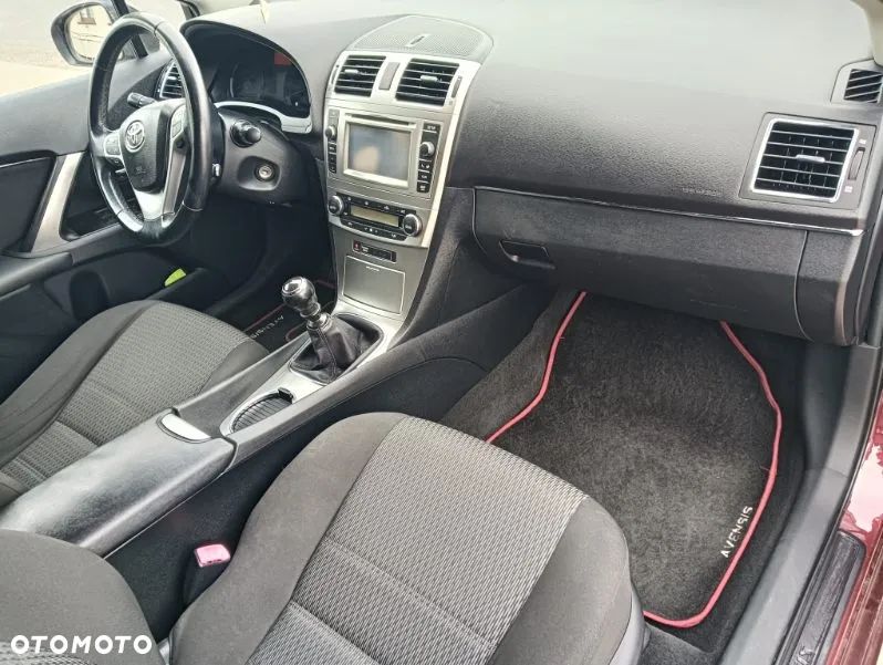 Toyota Avensis - 10