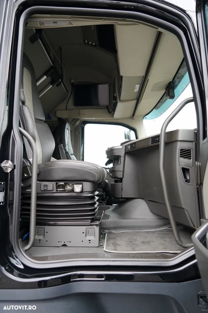Volvo FH 500 / XXL / RETARDER / PUNGĂ JOSĂ / MEGA / ECHIPAMENT MAXIM / CONTRACT DE REPARAȚIE POST-SERVICE / - 35