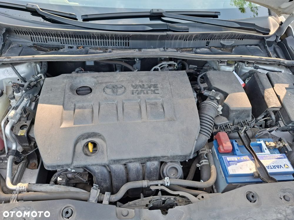 Toyota Avensis 1.8 Prestige - 4