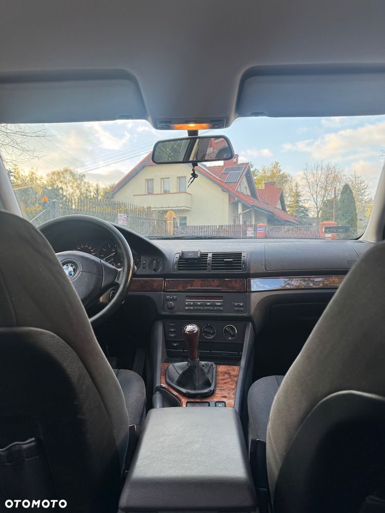 BMW Seria 5 520i - 14