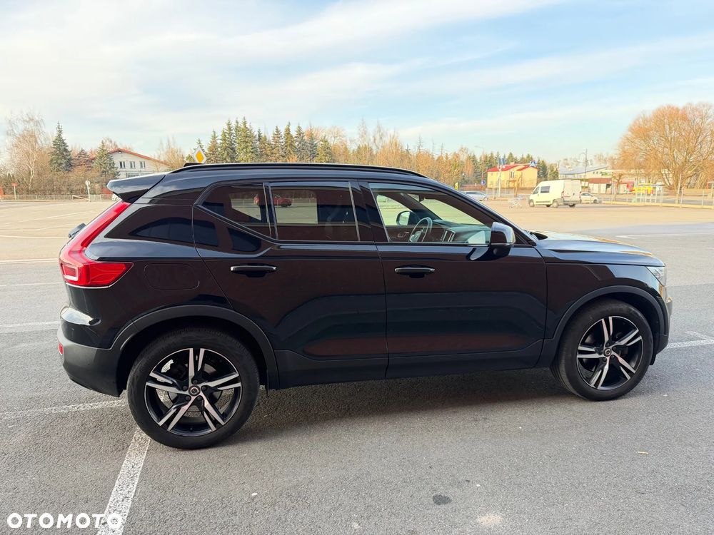 Volvo XC 40 B4 B AWD R-Design - 3