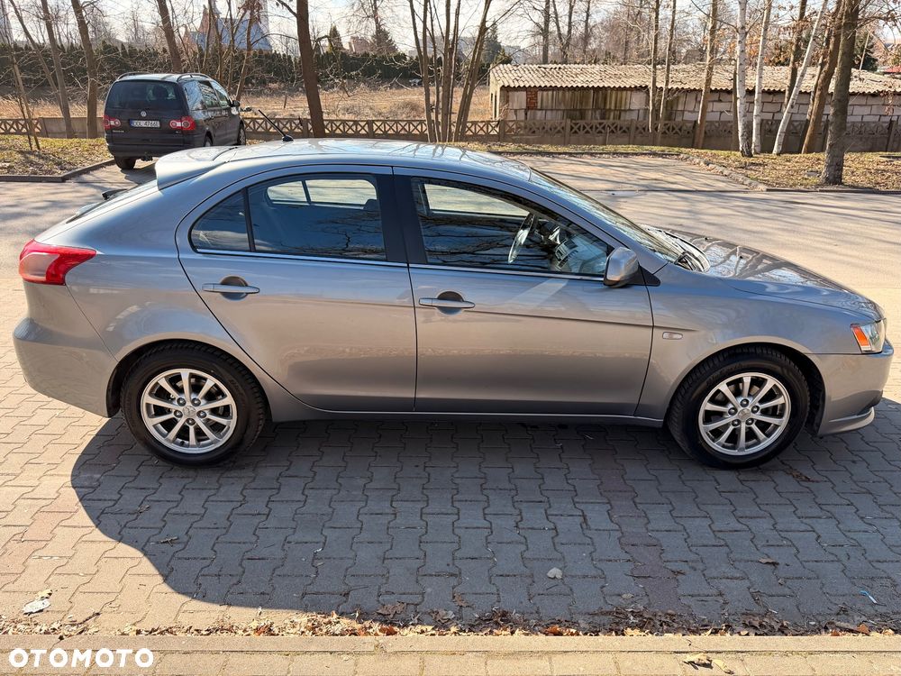 Mitsubishi Lancer 1.6 Inform - 9