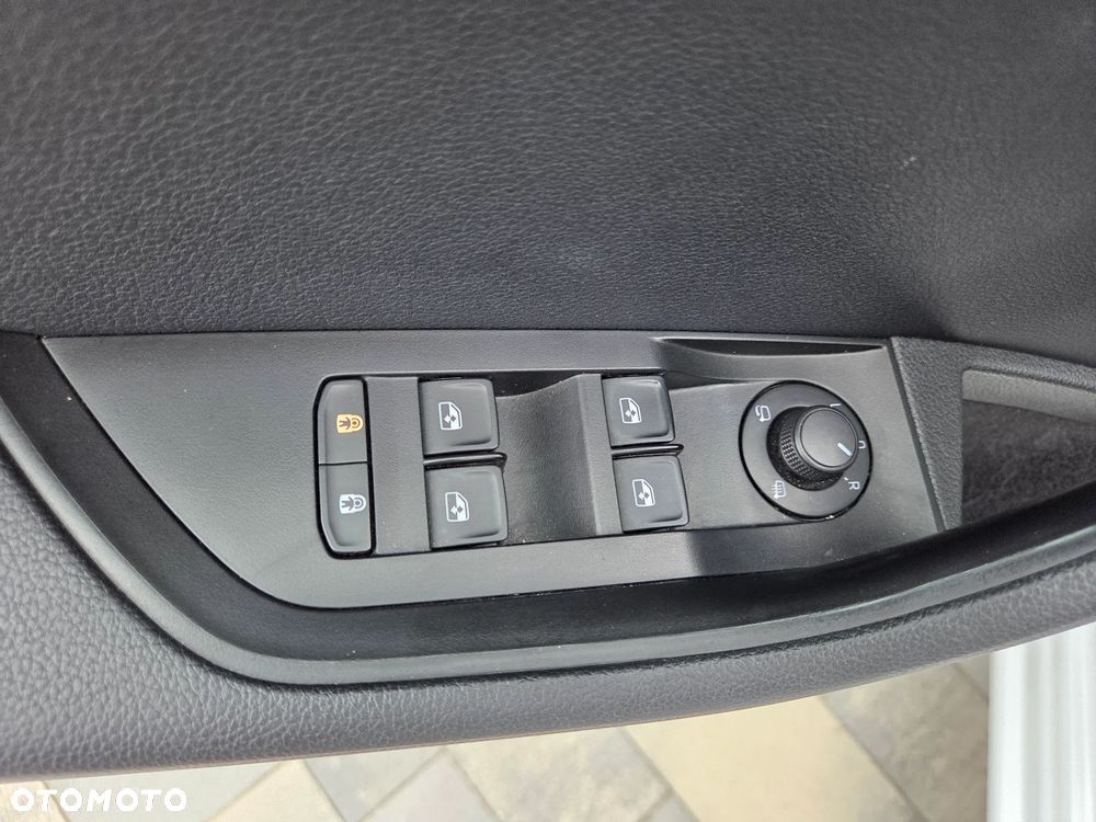 Skoda Superb 2.0 TDI SCR Style DSG - 24