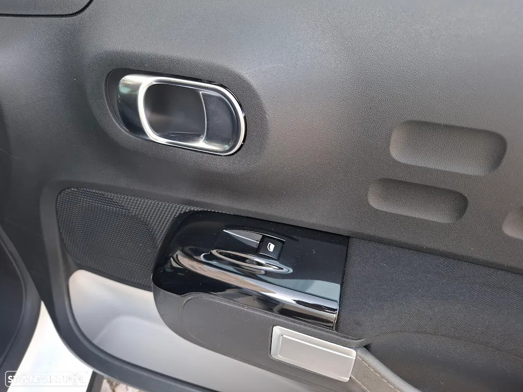 Citroën C3 1.2 PureTech Shine EAT6 - 42