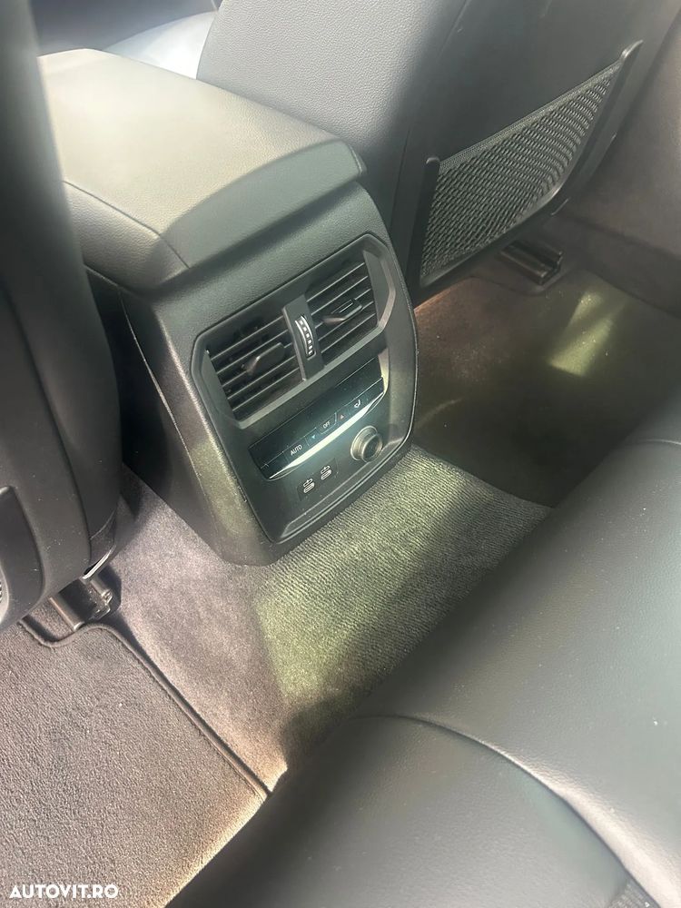 BMW Seria 3 330d Aut. Sport Line - 8