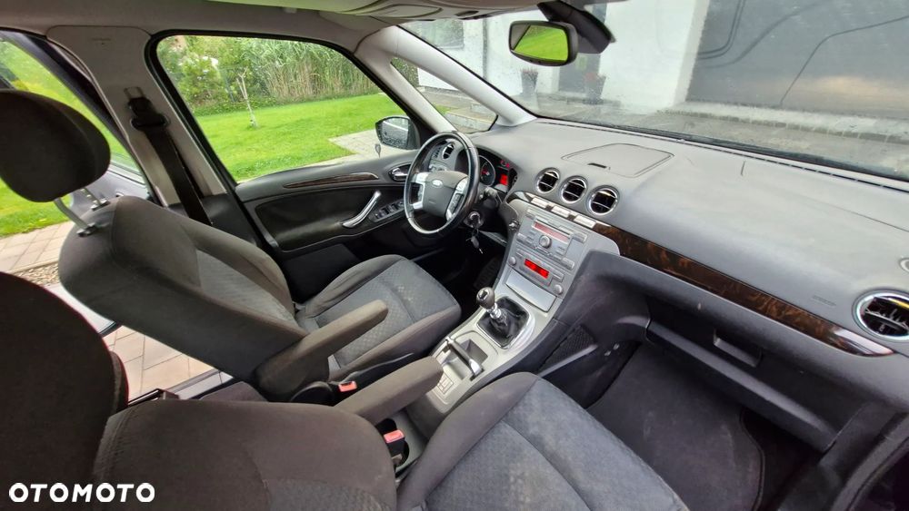 Ford Galaxy - 10